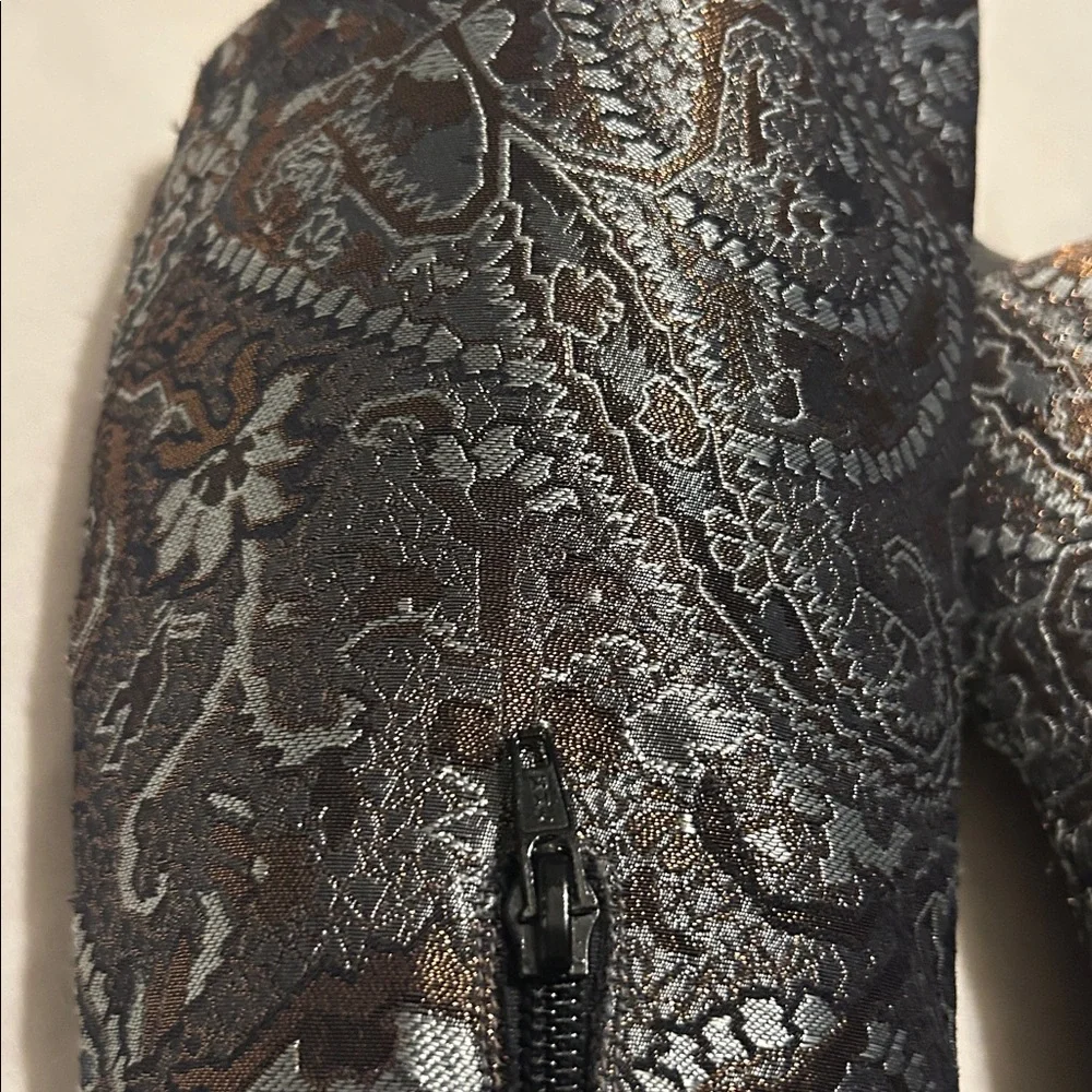 Stuart Weitzman - Picture 5 of 13